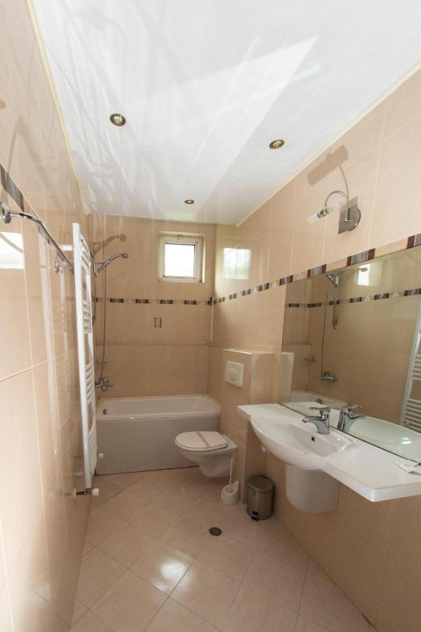 Hotel Ezeroto Stara Zagora Extérieur photo