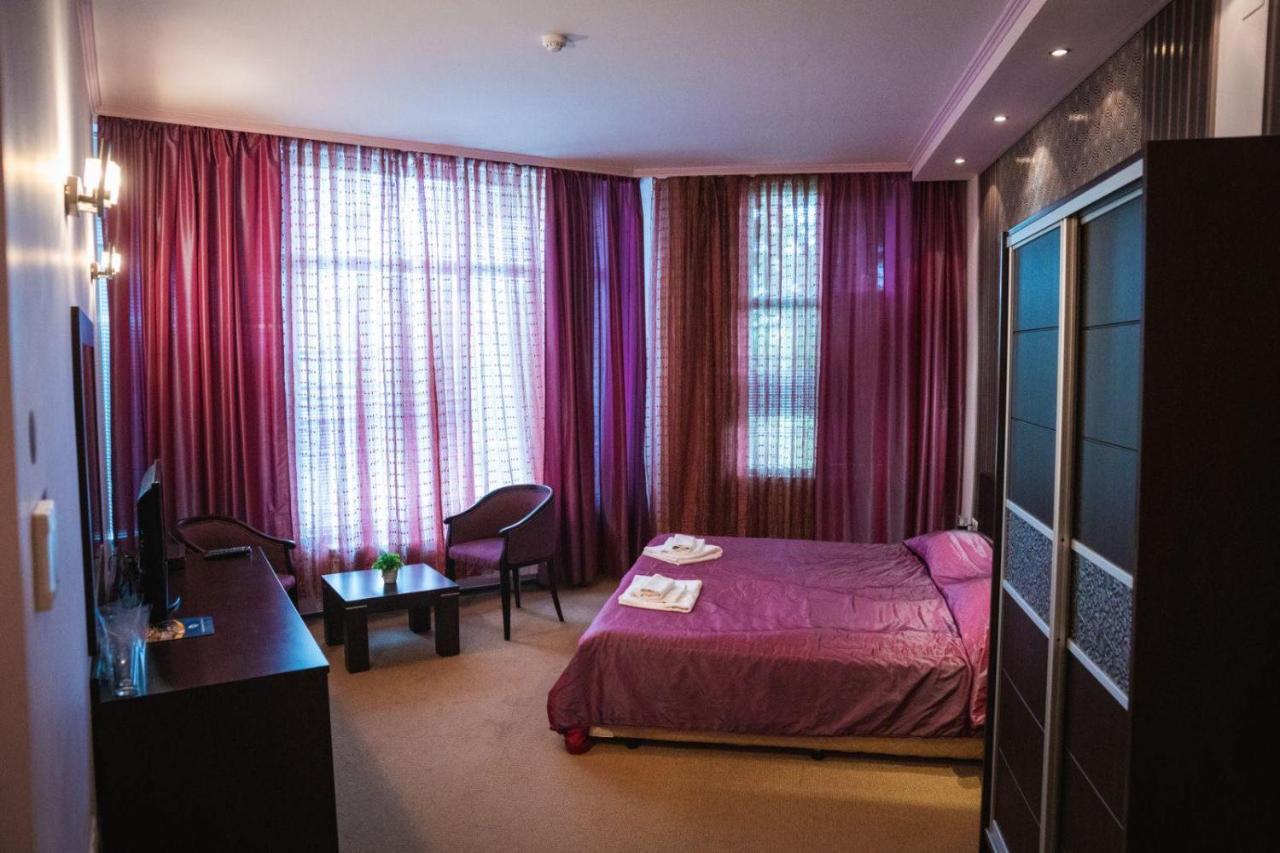 Hotel Ezeroto Stara Zagora Extérieur photo