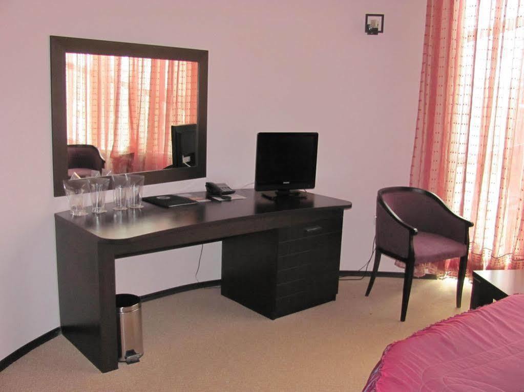 Hotel Ezeroto Stara Zagora Extérieur photo