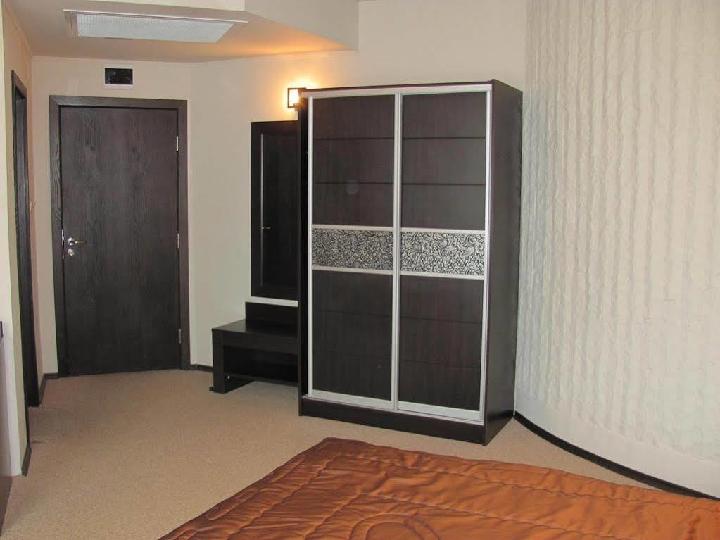 Hotel Ezeroto Stara Zagora Extérieur photo