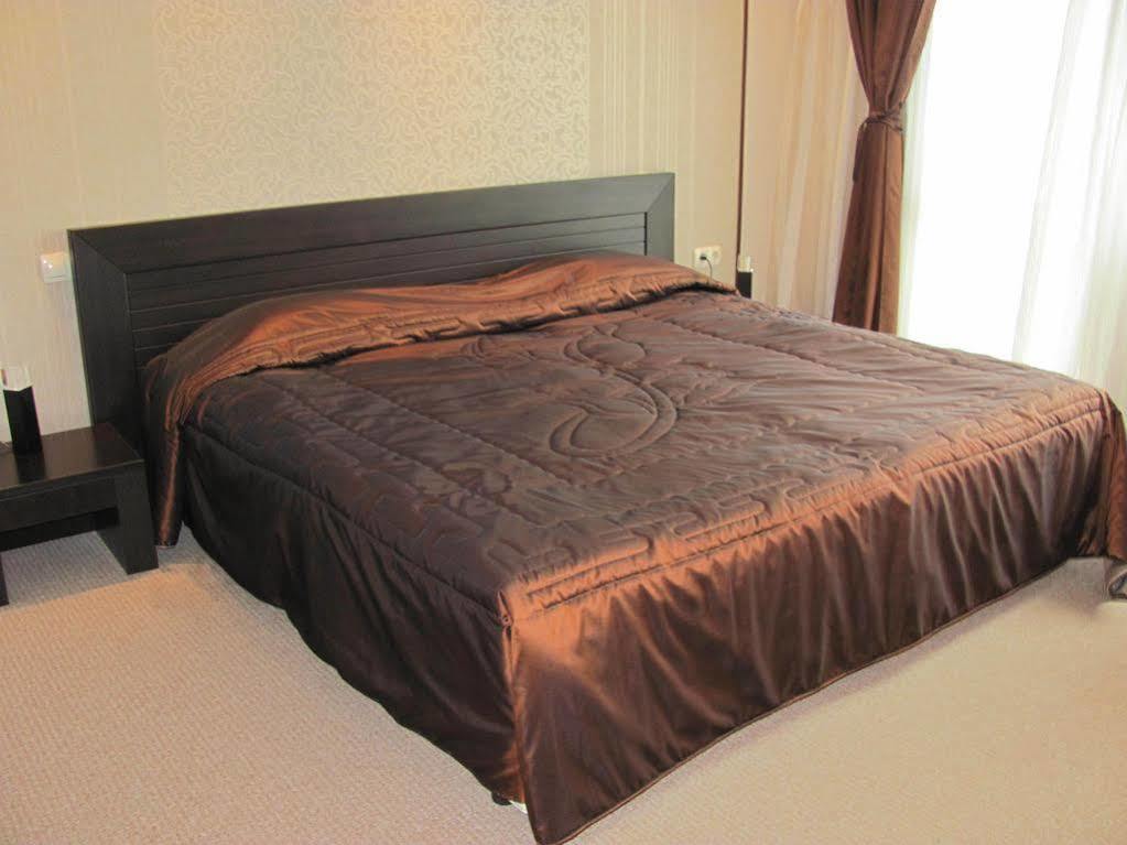 Hotel Ezeroto Stara Zagora Extérieur photo